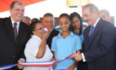 Presidente Medina inaugura 7 escuelas en Jimaní