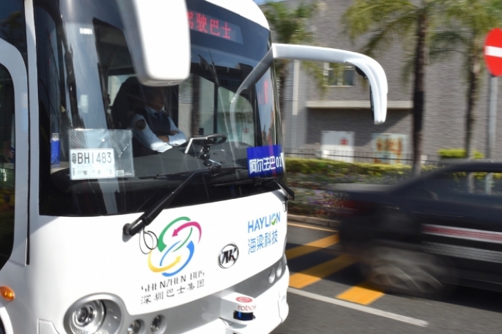 Autobuses autónomos comienzan operación de prueba en China