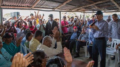 Presidente Medina lleva soluciones a comunidad Mata de Palma en El Seibo