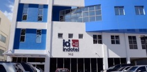 Indotel y ONDA realizan operativos en 7 empresas ilegales de telecable, emisoras y de Internet en el Cibao