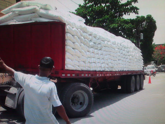 Policía dice soluciona robo de patana cargada de azúcar en Barahona