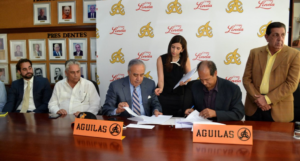 Águilas Cibaeñas y Grupo Linda firman acuerdo de comercialización