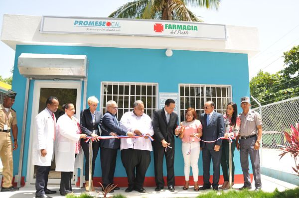 PROMESE/CAL inaugura Farmacia del Pueblo en la provincia de Pedernales