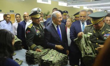 Danilo entrega Industria Militar en Bonao; producirá 200 mil uniformes anuales para militares y policías