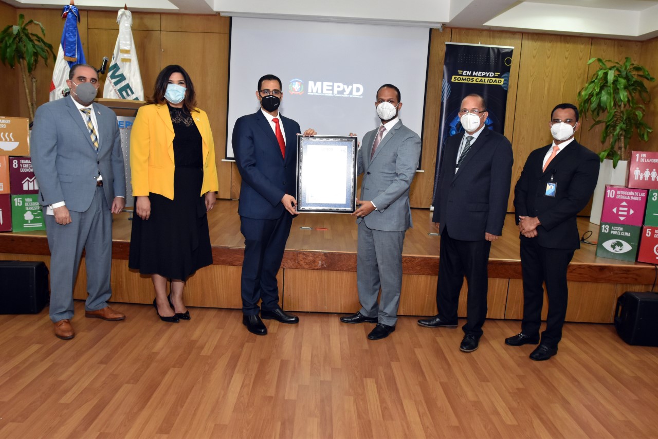 MEPyD recibe Certificación Internacional de Protocolos contra el COVID-19