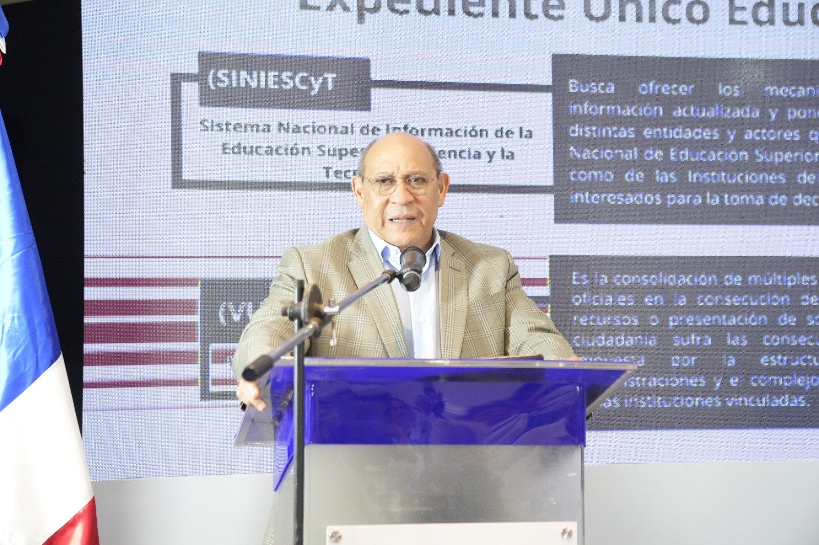 Santos Badía anuncia someterá a revisión la ley 116-80 que crea el INFOTEP