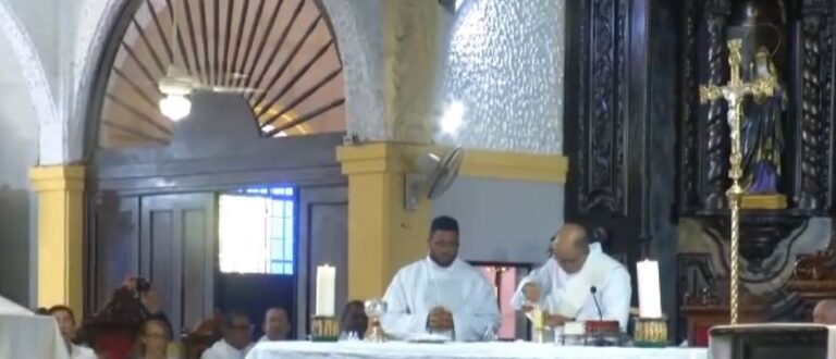 Presidente Abinader participa en misa en honor a las víctimas de explosión San Cristóbal