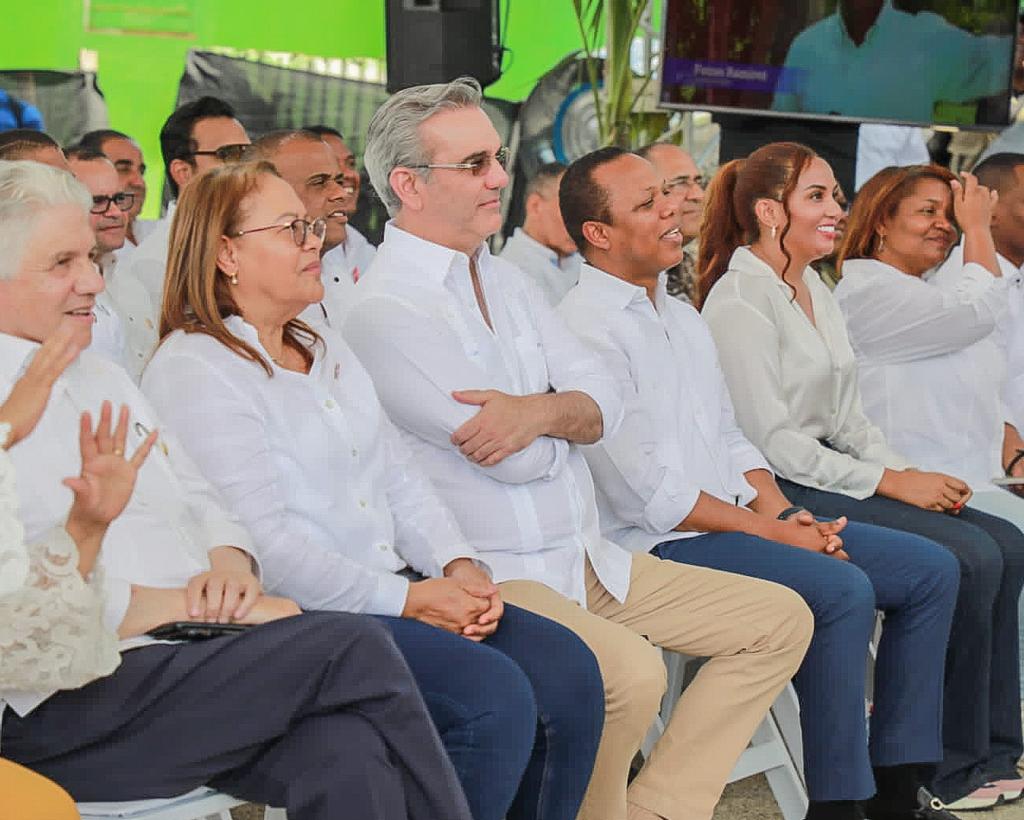 Presidente Abinader inaugura cinco proyectos eléctricos de Edesur en San Juan con inversión de más de RD$43,000,000.00