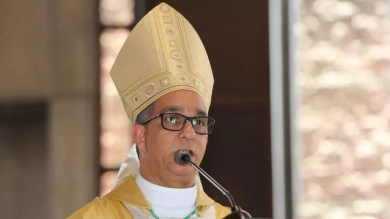 El papa Francisco nombra a monseñor Héctor Rodríguez nuevo arzobispo de Santiago