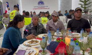 Gobernadora de Espaillat celebra encuentro navideño con miembros de la Policía Nacional en Moca