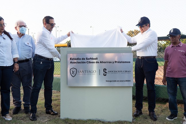 Santiago Country Club inaugura estadio de softball Asociación Cibao de Ahorros y Préstamos
