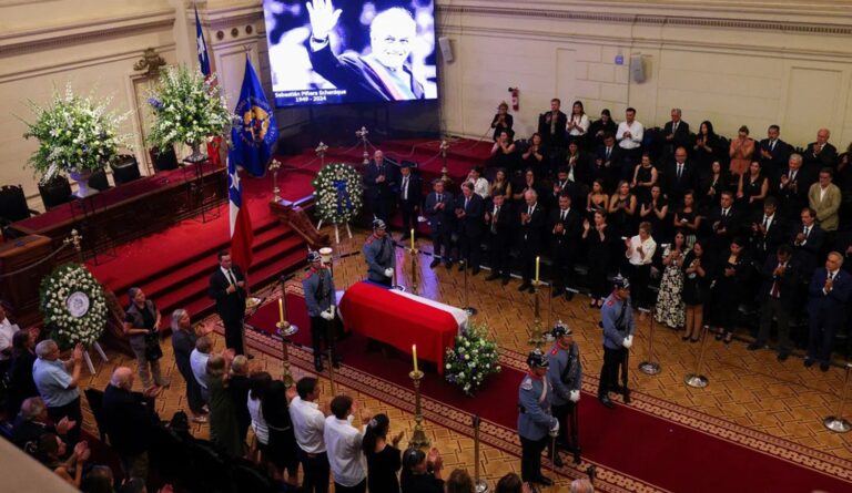 Chile da el último adiós a Piñera en un emotivo y solemne funeral de Estado