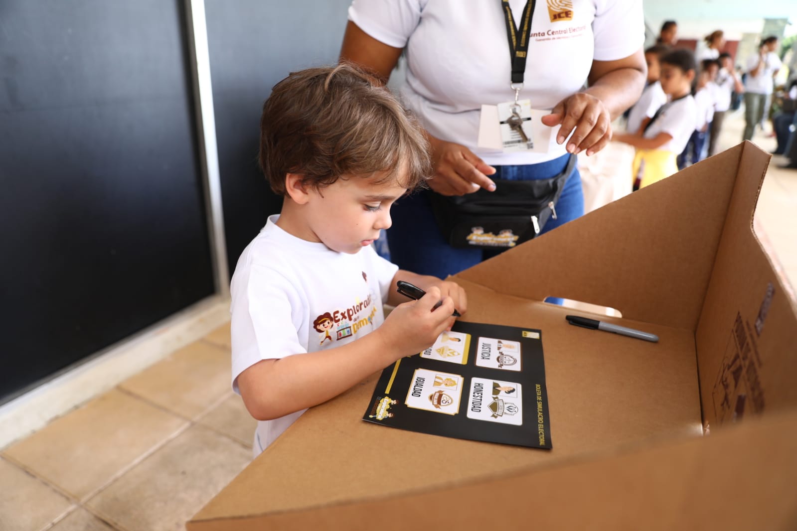 JCE celebra por segunda ocasión elecciones infantiles durante campamento de verano; ganó nueva vez el valor “Justicia” con un 45 %