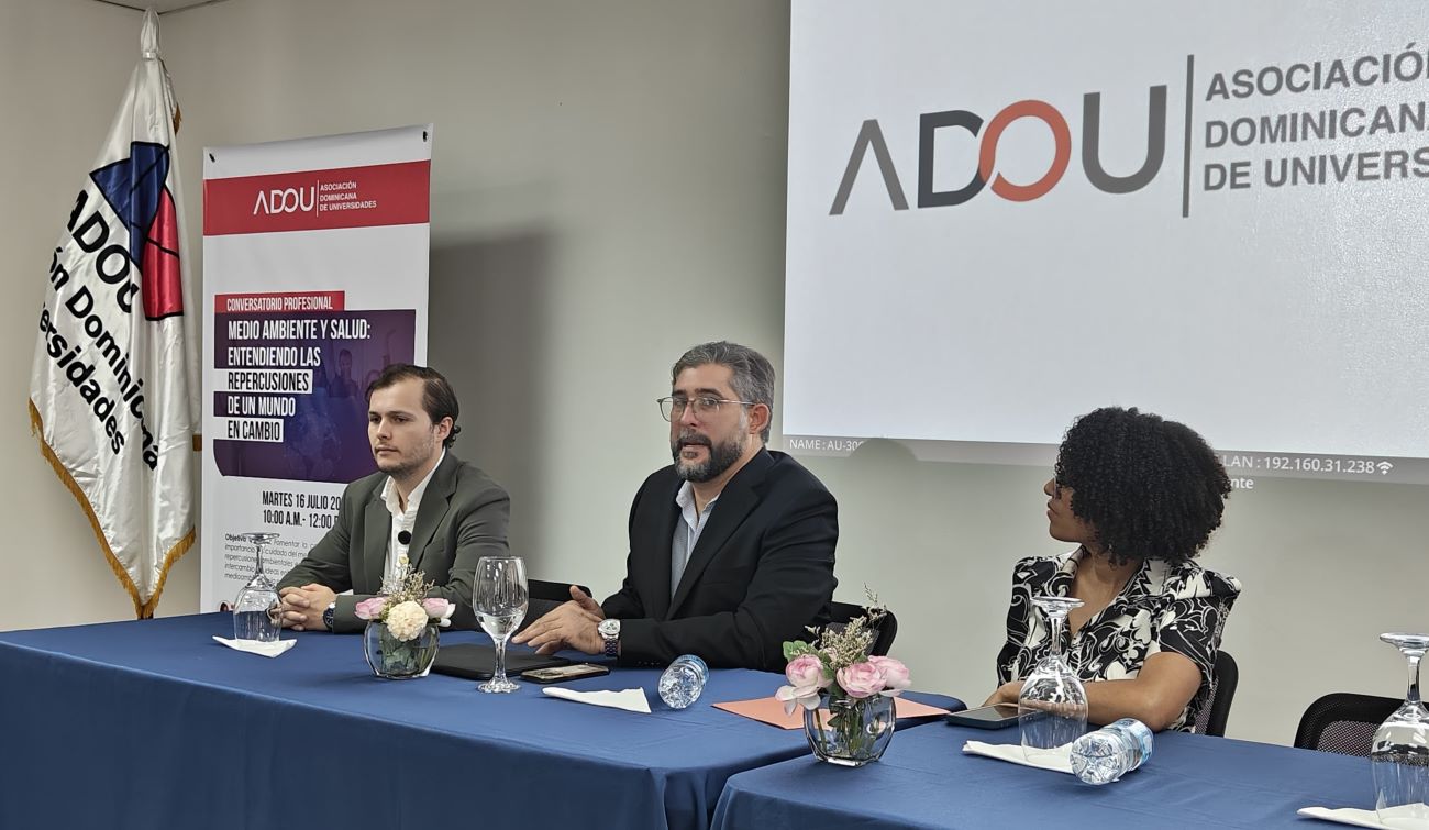 Federico Franco valora iniciativa de protección medioambiental durante encuentro con universidades