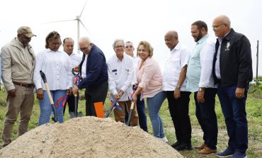 IAD, instituciones del Gabinete Agropecuario y UNEV dan primer picazo en El Valle de Juancho para construcción planta de abono orgánico