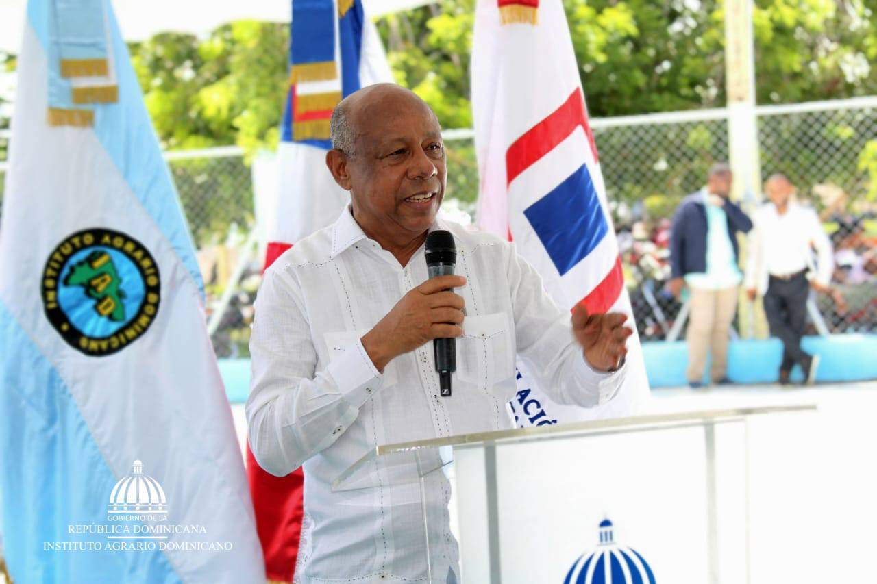 IAD y UTECT inician trabajos para entrega de Títulos Definitivos a familias de Luperón, Puerto Plata