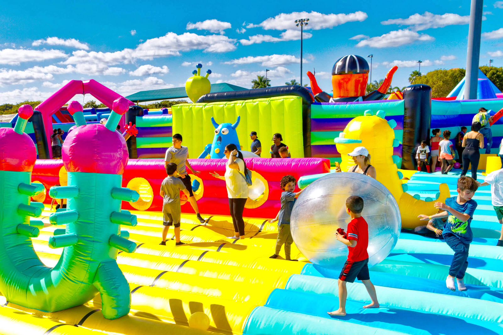 Gigante parque inflable “Rebotin Park” llega a República Dominicana