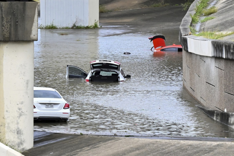 La tormenta tropical Beryl deja 4 muertos en Texas y un apagón masivo