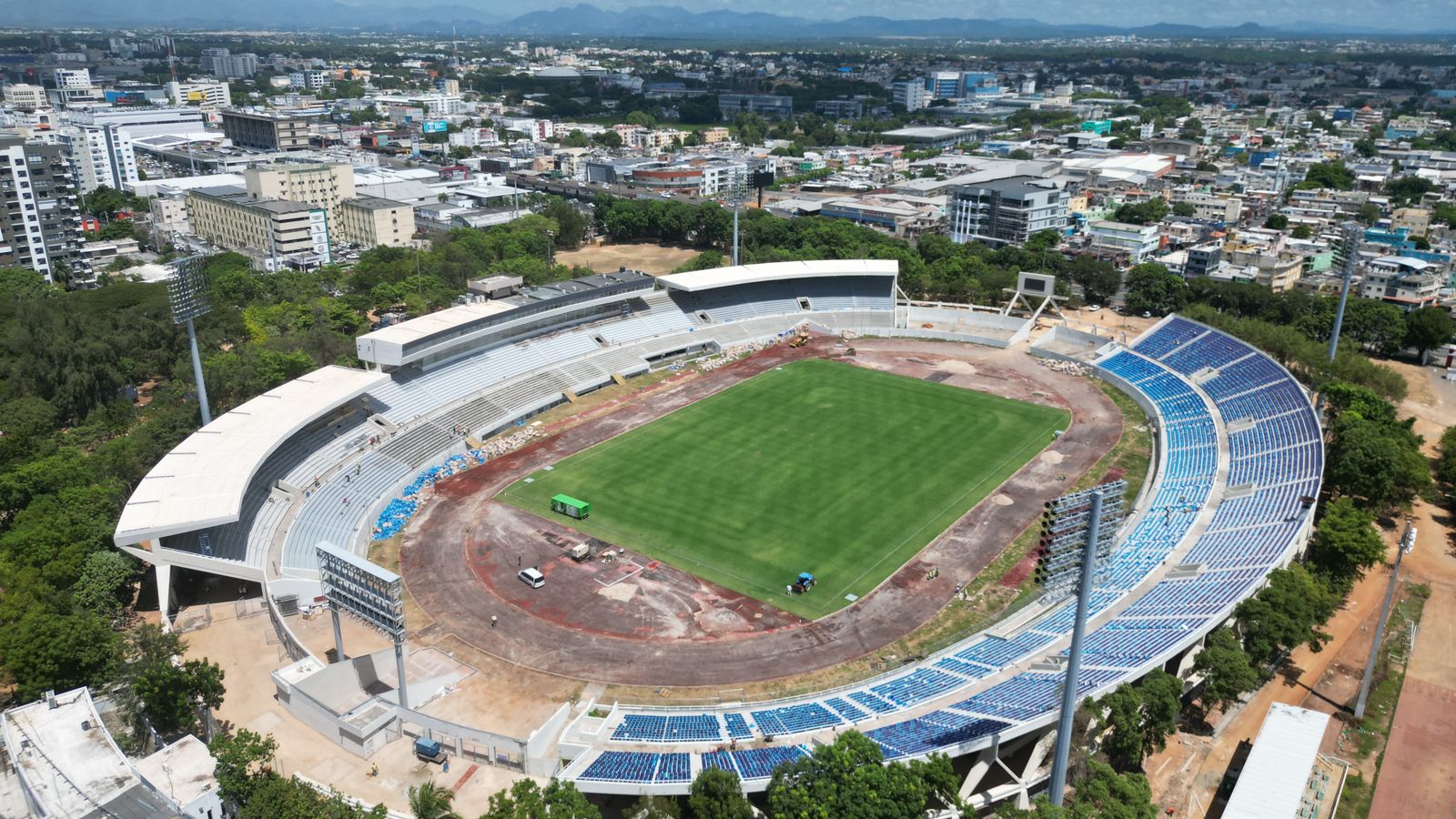 MIVED avanza en los trabajos de remodelación del Estadio Olímpico Félix Sánchez