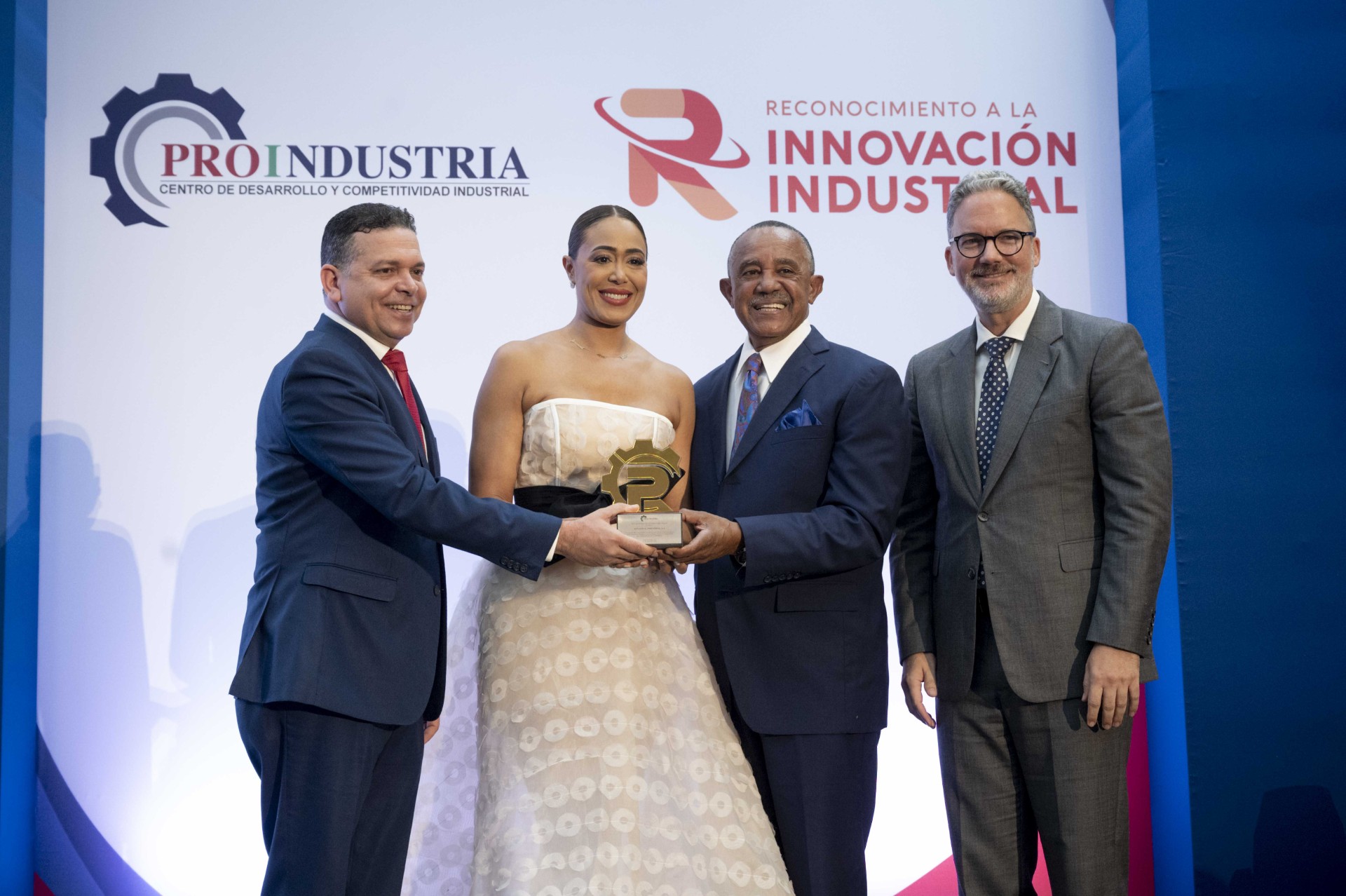 Peñantial recibe premio innovación en producto de Proindustria