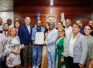 Alcaldía de Santiago reconoce a Luis Vargas y Alberto Cruz como “Hijos Adoptivos” del municipio