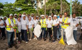 BANDEX y el Ministerio de Medio Ambiente realizan jornada de limpieza en Playa Güibia