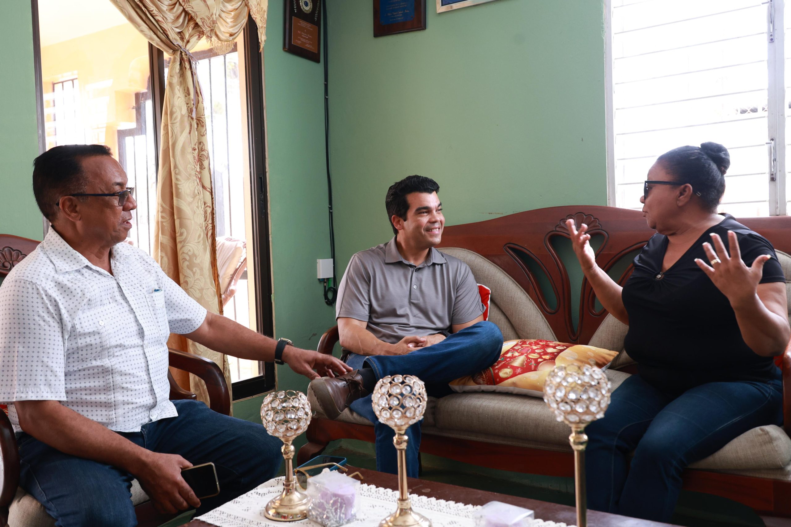 Presidente Luis Abinader y Wellington Arnaud cumplen promesa de llevar agua a Las Guáranas