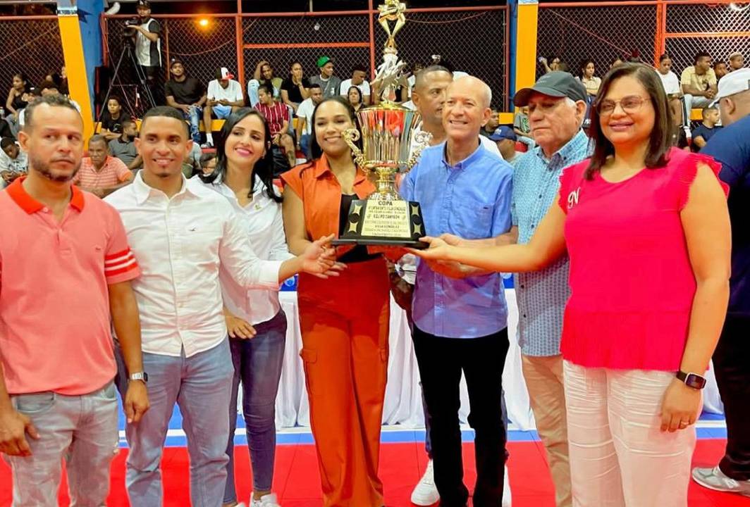 Inician torneo de Baloncesto Superior en Villa González