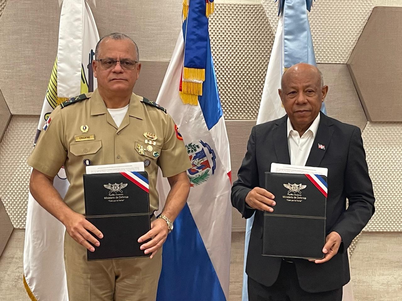 IAD y MIDE firman convenio donación terrenos para creación de Industria Militar Dominicana